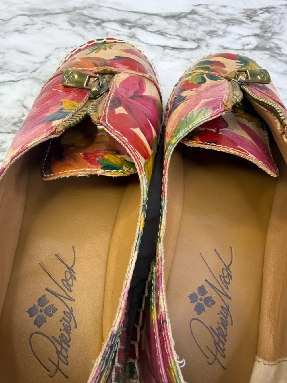 Patricia Nash Eva leather flat shoe in Spring Multi floral pattern NIB Size 6